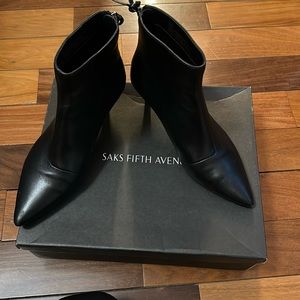 Saks Fifth Avenue- womens Black kitten heels booties
